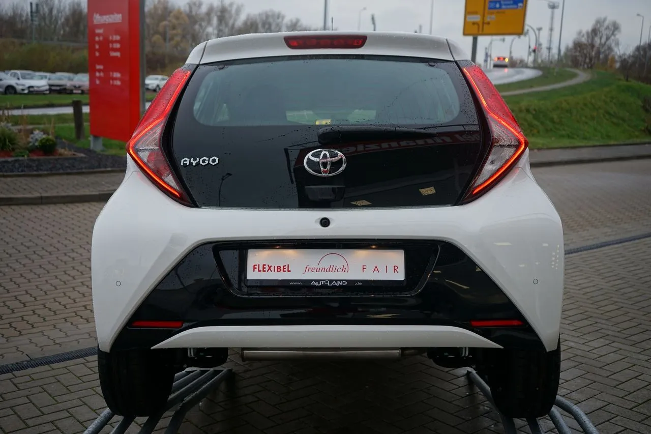 Toyota Aygo 1.0 Bluetooth...  Image 3