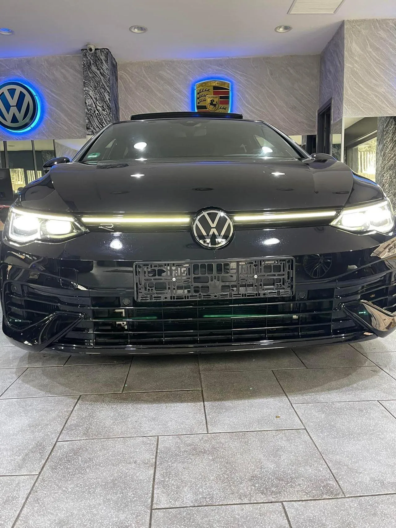 VOLKSWAGEN Golf Image 3